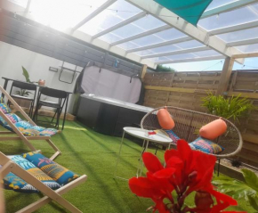 Maisonnette-jaccuzi privé- Plages- bien placé